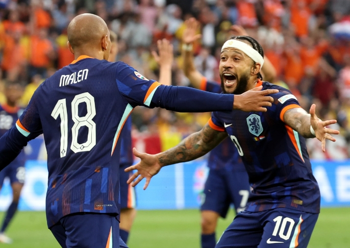 Hollanti voitti Romanian 3-0 ja eteni puolivälieriin